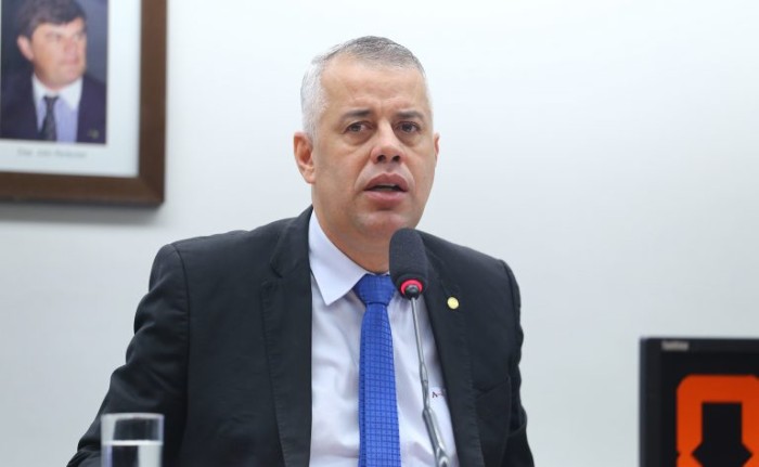 Comissão aprova manutenção do Bolsa Família a trabalhador contratado por safra