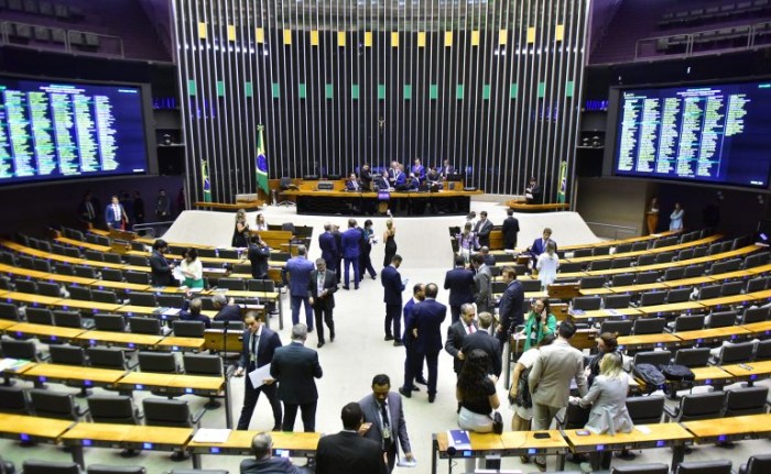 Deputados analisam uso de linguagem simples em comunicação de órgãos públicos; acompanhe