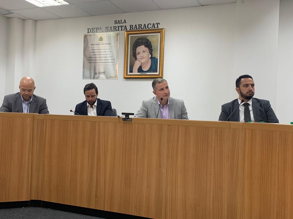 Especialistas destacam que passaporte sanitário vai contra liberdades individuais e pode gerar preconceito contra não-vacinados