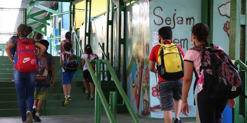 Ensino público no DF se prepara para nova fase 100% presencial