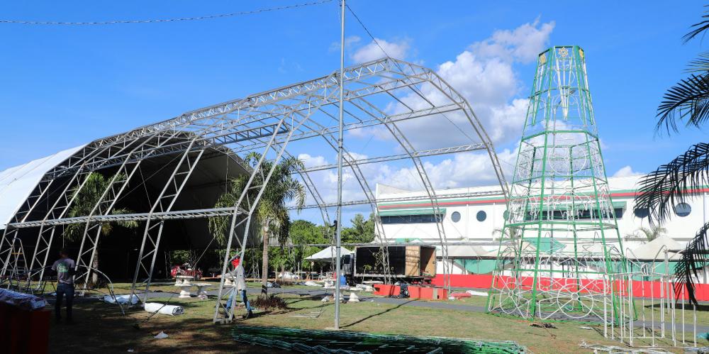 'Natal em VG é Tudo de Bom!': Paço Municipal se ilumina para celebrar o espírito natalino