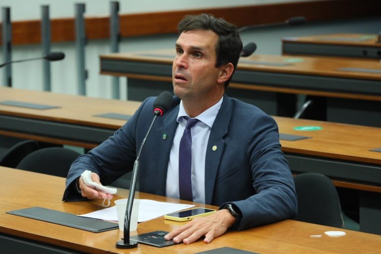 Comissão aprova distribuição domiciliar de merenda a alunos em sistema de ensino híbrido