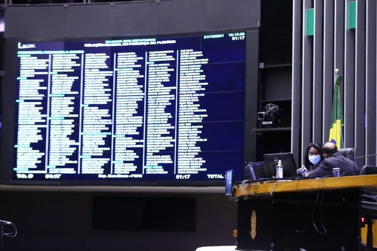 Plenário poderá analisar PEC dos Precatórios na próxima semana