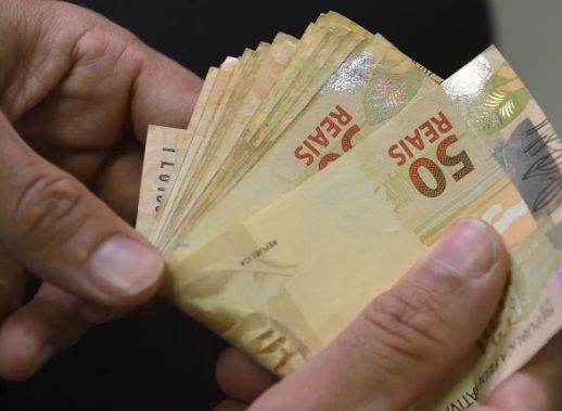 Novo salário mínimo vai impactar finanças das prefeituras em mais de R$ 50 milhões