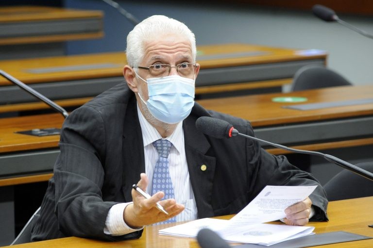 Comissão aprova projeto que veda revisão do INSS em decisão judicial sobre aposentadoria por invalidez