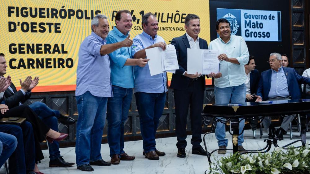 Prefeitos enaltecem atuação de Max Russi em assinatura de convênios