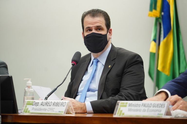 Comissão debate fechamento de agências dos Correios no Rio de Janeiro