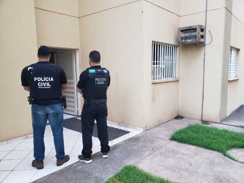 Casal é preso por enganar 40 clientes e ameaçar promotor