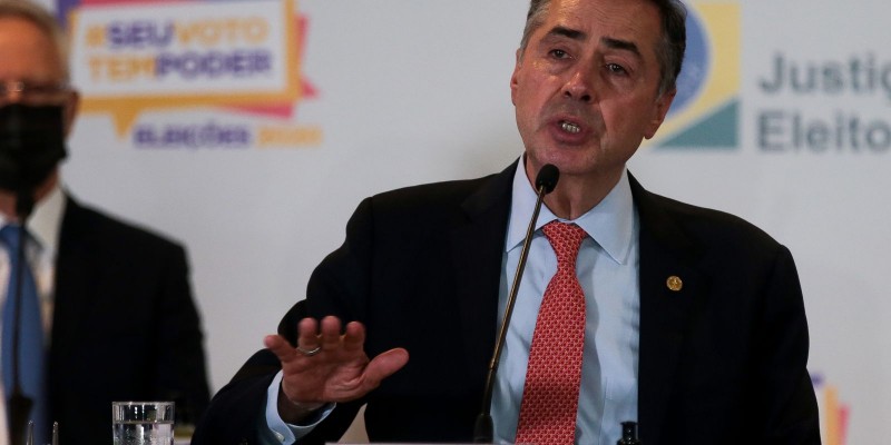 Presidente do TSE volta a defender regulamentação de redes sociais 