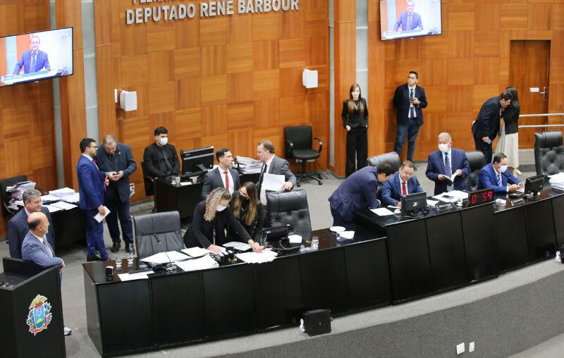 Pedido de vistas adia votação de protejo que altera a Lei do Transporte Zero