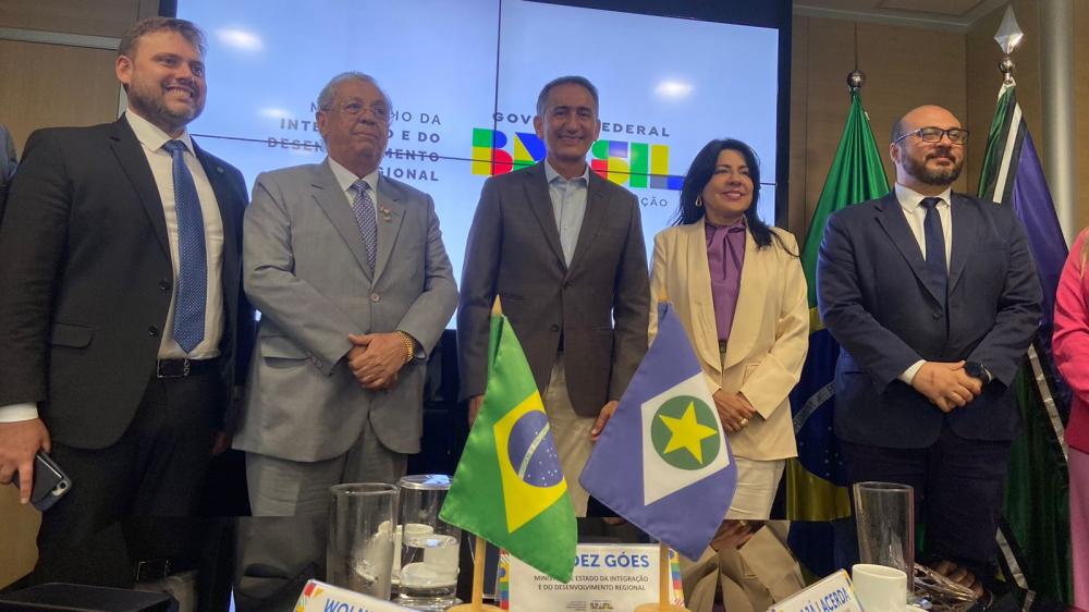 Ministros garantem ao senador Jayme Campos recursos e ações para recuperar Cáceres