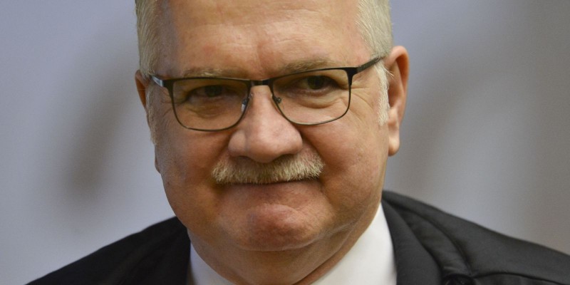 Ministro do Supremo vota contra pejotização de profissionais de beleza