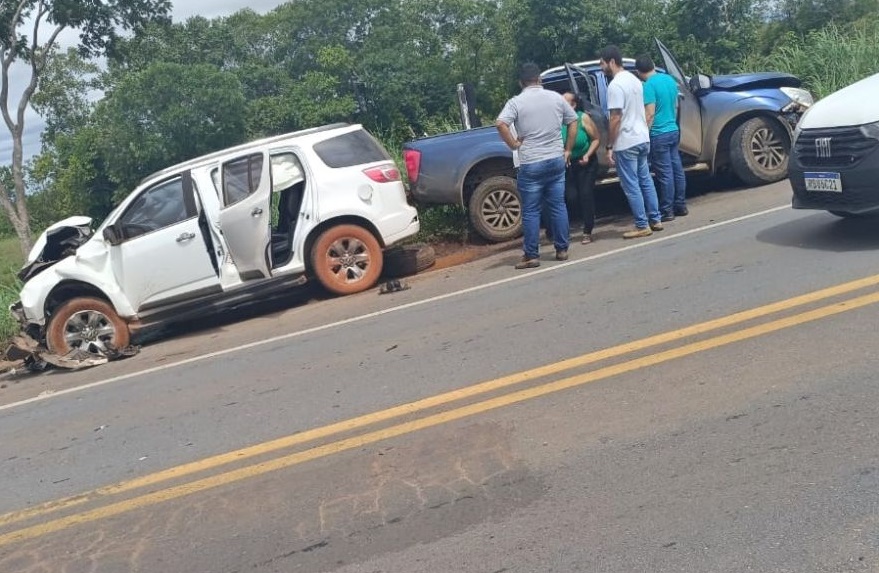 Colisão na Estrada da Guia deixa Lulua, Jajah Neves e Arizona feridos 