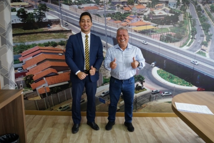 Chico 2000 discute regularização fundiária com procurador do município