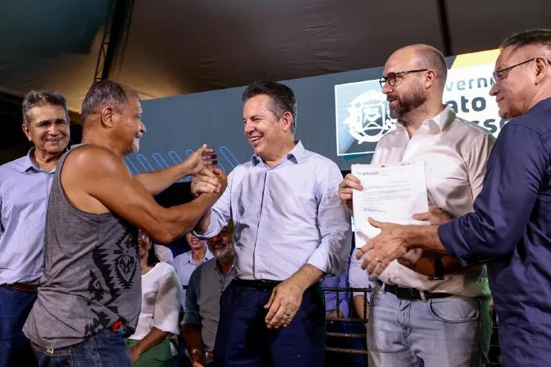 "Hoje posso dormir com tranquilidade porque tenho o documento da minha casa", diz morador 