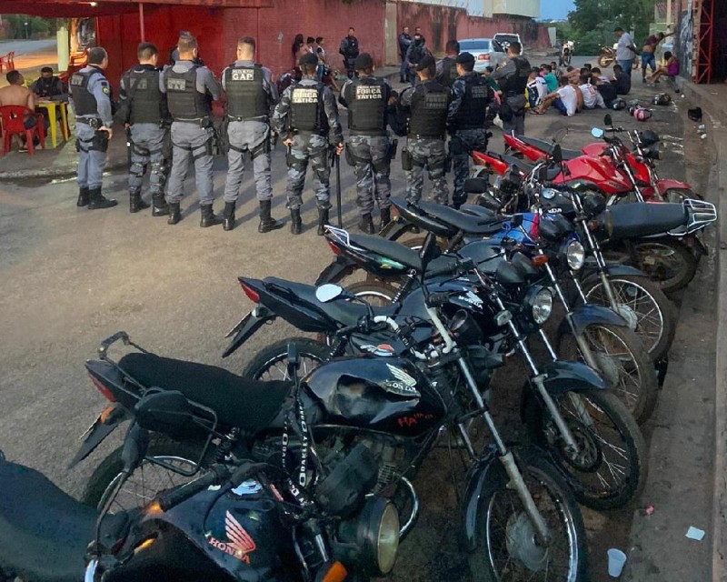 Operação da PM fiscaliza bares, motéis e tabacarias em Várzea Grande