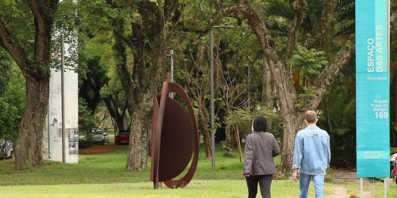 Finados: veja o que funciona em SP neste feriado