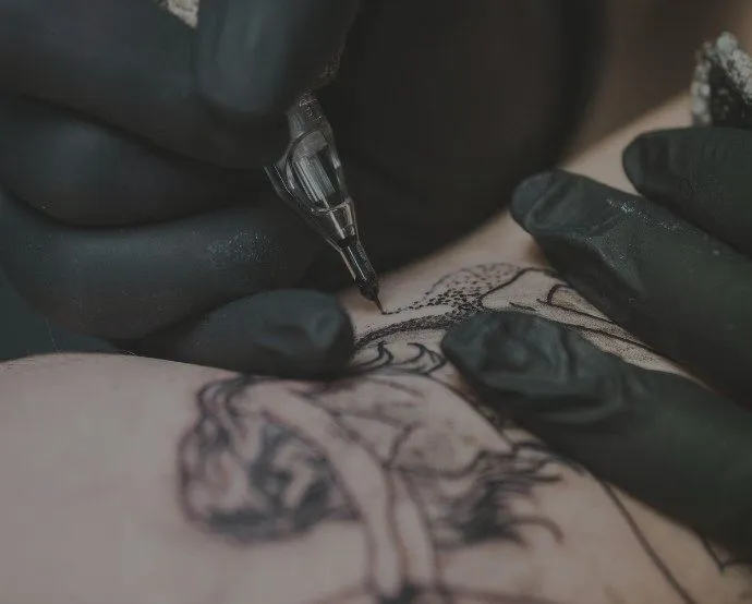 Tatuadores cuiabanos realizam ação solidária em prol RS