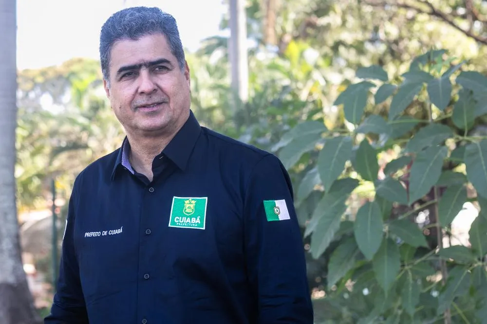 Justiça aceita recurso e suspende Comissão Processante contra Emanuel na Câmara de Cuiabá