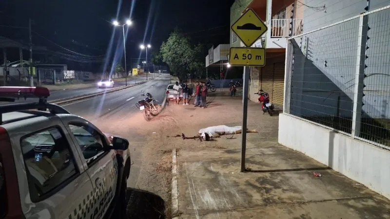  Jovem morre após perder controle de moto e bater em placa de sinalização em VG 