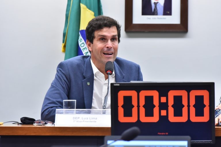 Comissão aprova uso de recursos do Suas para compra de máscaras à população vulnerável