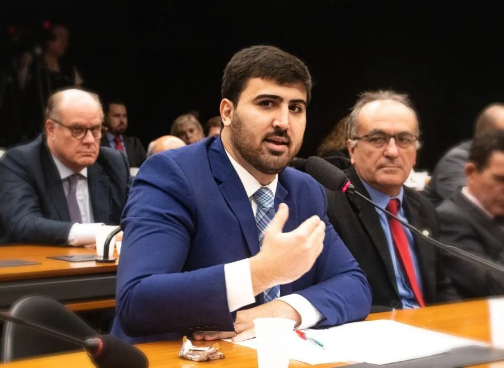 Emanuelzinho apresenta projeto de lei para destinar recursos de multas Ambientais aos Municípios Afetados