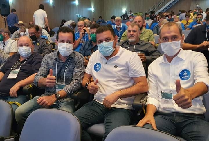 Prefeito Miguel Vaz participa de movimento em prol da Ferrogrão