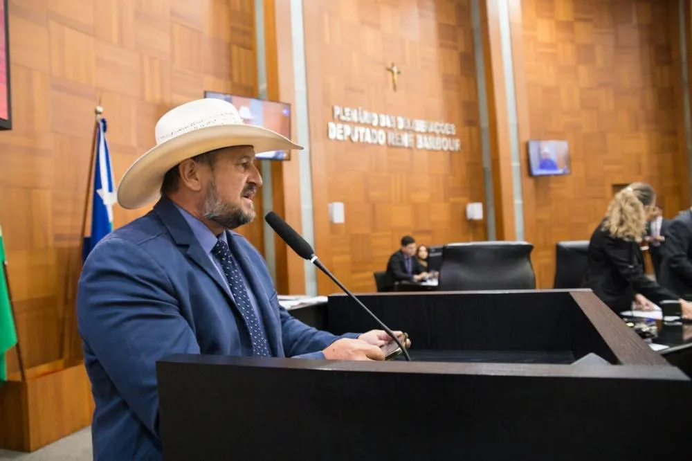 Cattani emplaca projetos que fortalece Aviação Agrícola e assegura garantia de automóvel com revisões fora da concessionária