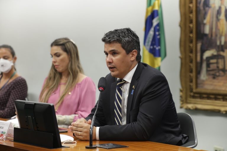 Subcomissão da Câmara vai propor medidas para proteção dos direitos de crianças e adolescentes