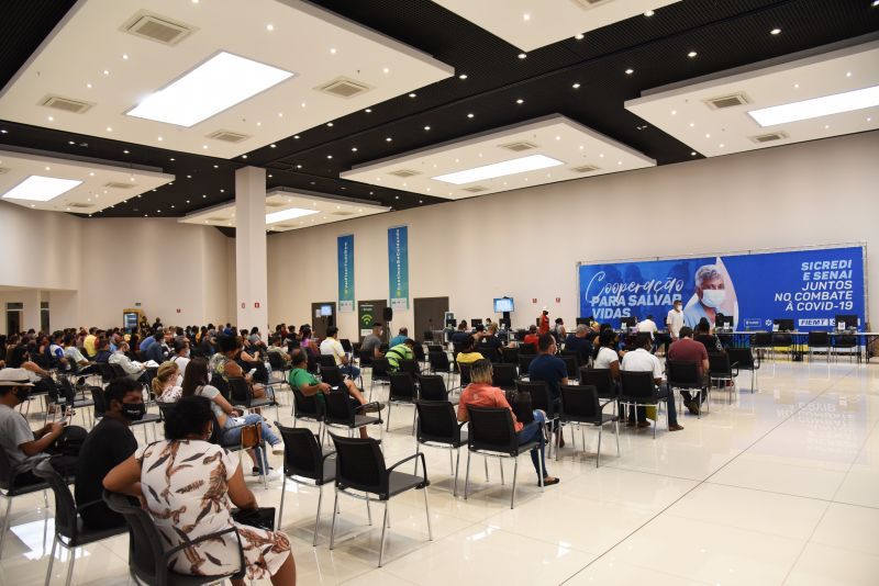 Coordenação dos polos de vacinação orienta população a comparecer apenas no horário agendado