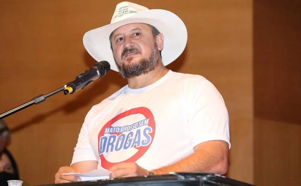 Projeto de Cattani cria multa de um salário mínimo para quem portar ou usar drogas em vias públicas de MT