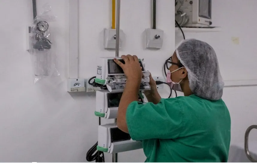 Coren vai à Justiça contra lei de MT que obriga enfermeiros atender só pacientes do mesmo sexo