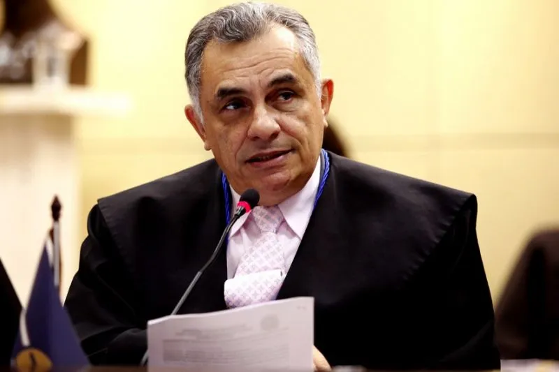 Justiça condena Bosaipo e ex-servidores a devolverem R$ 3,7 mi por desvios na AL