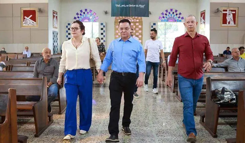 Botelho abre campanha com pedido bênção a Deus e inauguração de comitê