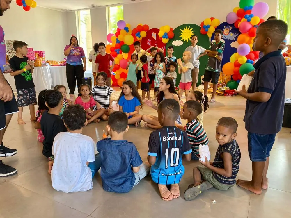 Assistidos da AACCMT celebram o Dia das Crianças com programação especial 
