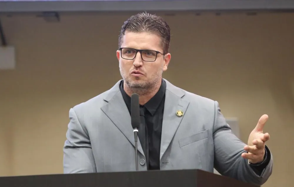 Vereador eleito por Cuiabá propõe medalha a cidadãos que matarem criminosos