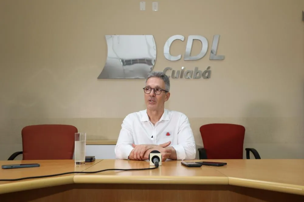 Experiência na iniciativa privada ajudou na gestão pública, diz governador de MG durante encontro com empresários em Cuiabá