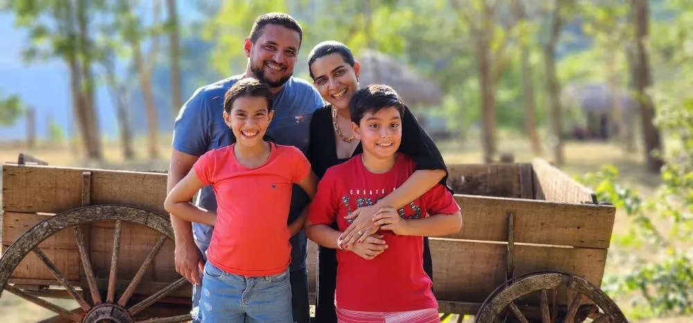 Pais inovam e criam programa escolar para treinar habilidades em crianças atípicas e torná-las independentes