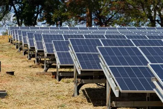 Empresa de energia solar é condenada por falha na prestação de serviço
