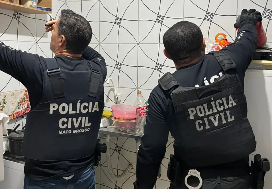 Polícia Civil cumpre 13 mandados contra facção criminosa envolvida com tráfico