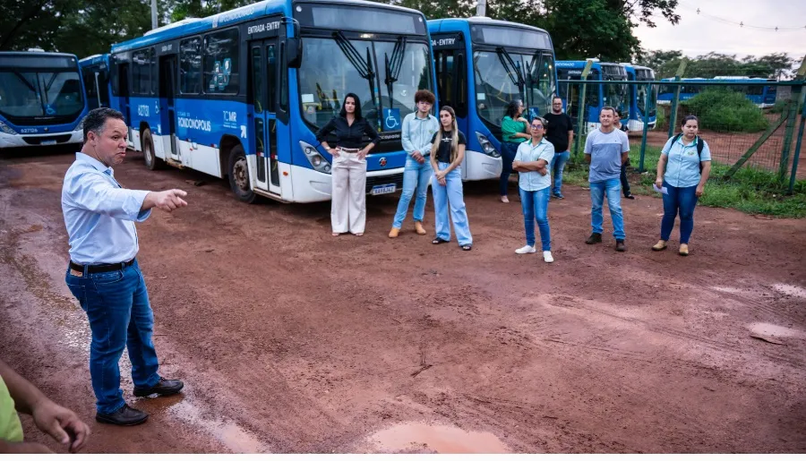 Prefeito acusa Pátio de sucatear transporte e cita dívida de R$ 4 milhões 
