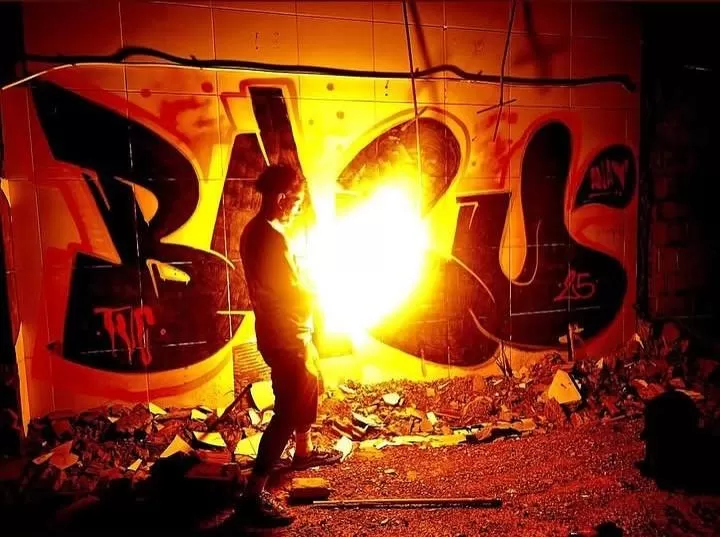 Cine Teatro Cuiabá recebe a abertura de projeto que celebra 25 anos da trajetória artística de Babu 78