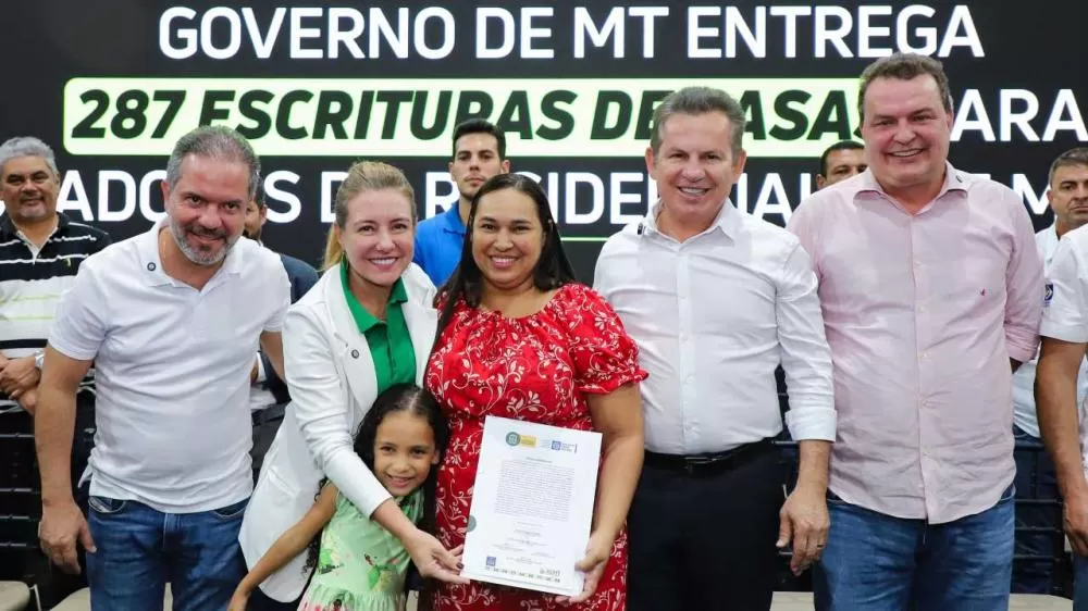 Com apoio da ALMT, Max Russi participa da entrega de 287 títulos de propriedade