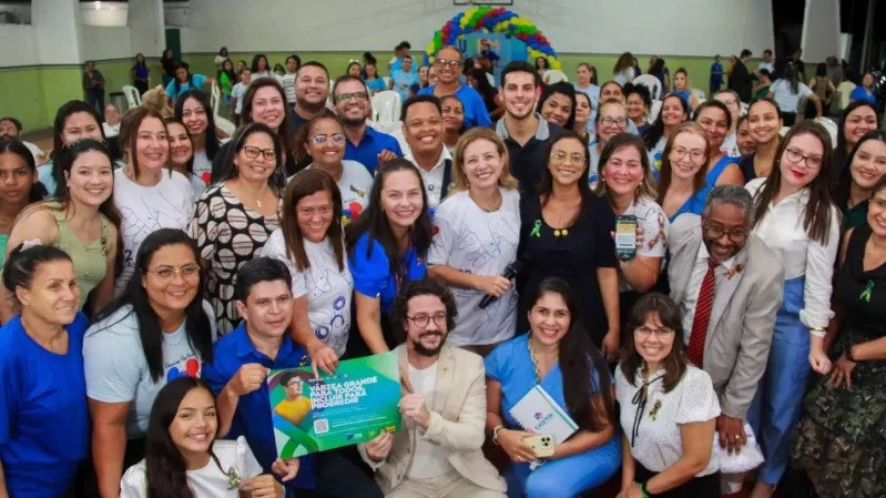 Flávia Moretti sanciona lei que autoriza inclusão do programa ‘Autismo na Escola’