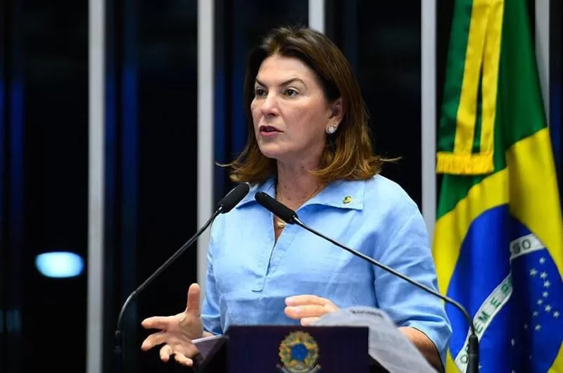 Rosana Martinelli comemora aprovação do seu projeto do voto impresso