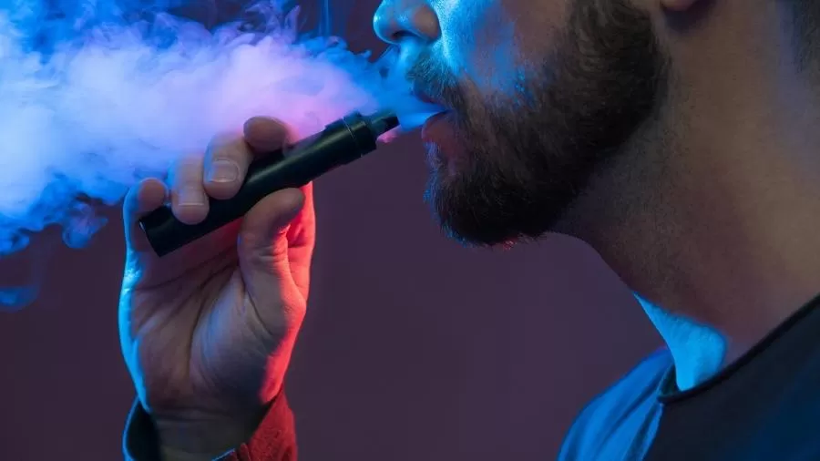 Tabagismo e uso de vapes ampliam diagnósticos de câncer de pulmão em jovens