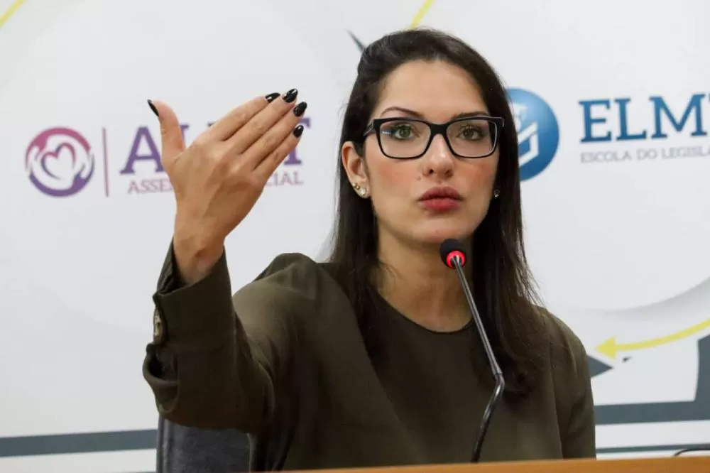 Janaina admite possível aliança entre MDB e PL: “Não trabalho com portas fechadas”