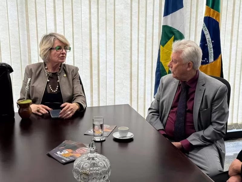 Margareth Buzetti se licencia e suplente assume cadeira no Senado