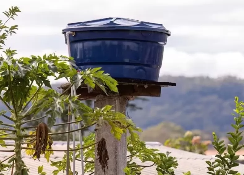 Prefeitura de Cuiabá vai doar 120 caixas d’água para famílias de baixa renda