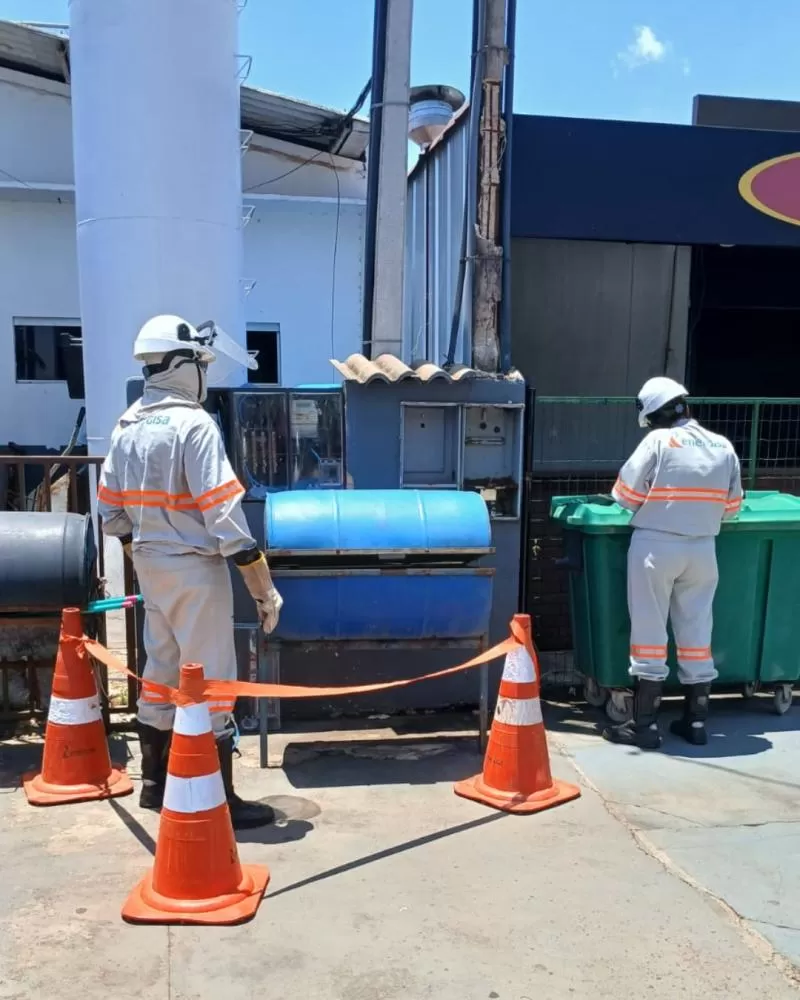 Pai e filho são presos por furto de energia em Sorriso